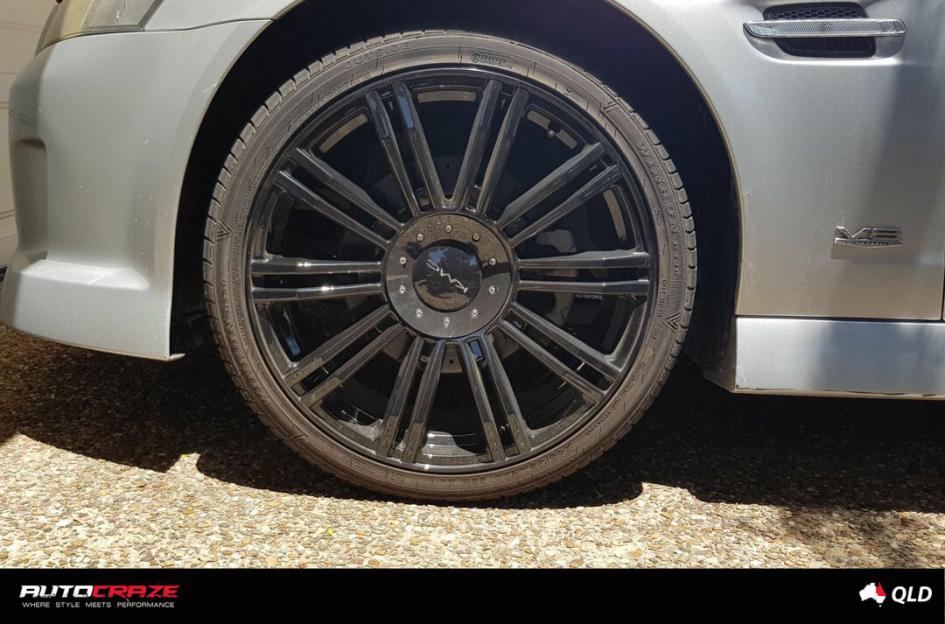 HOLDEN-COMMODORE-D2-GLOSS-BLACK